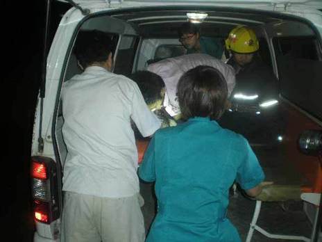 河南洛陽一轎車傾翻 事故致一死三傷