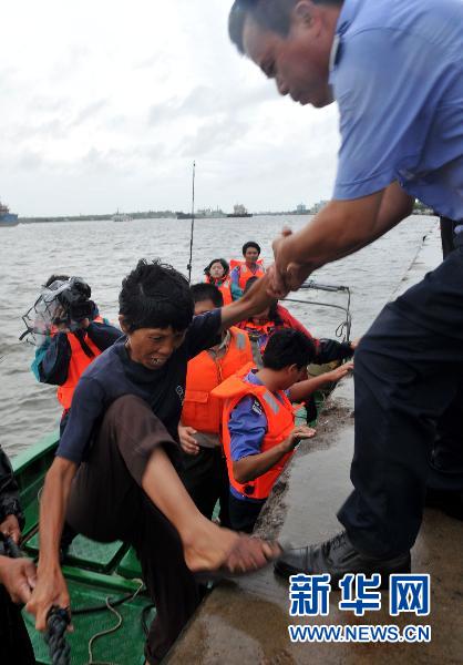 臺風“燦都”已在廣東吳川登陸 預計今晚進入廣西
