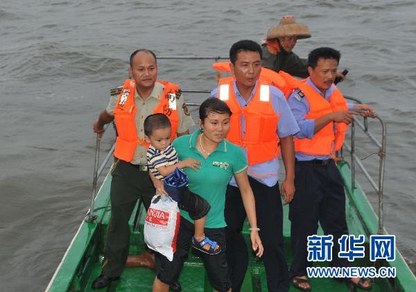 臺風“燦都”已在廣東吳川登陸 預計今晚進入廣西