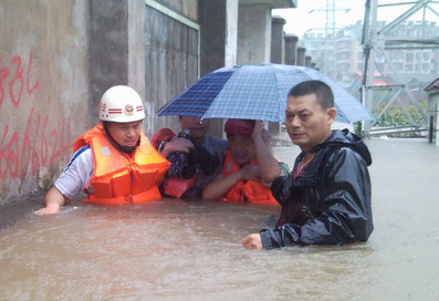 戰(zhàn)滔天巨浪 救黎民百姓—安徽省安慶市消防支隊抗洪搶險紀(jì)實