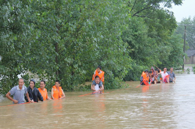 戰(zhàn)滔天巨浪 救黎民百姓—安徽省安慶市消防支隊(duì)抗洪搶險(xiǎn)紀(jì)實(shí)