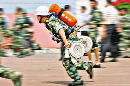 太原市消防部隊戰士比武場上大PK