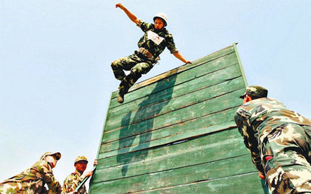 太原市消防部隊戰士比武場上大PK