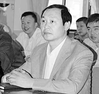 原溫州甌海區(qū)委書記謝再興殺害情婦案今開庭