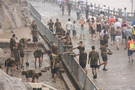 洛陽龍門石窟三景點(diǎn)暴雨過后首度開門迎賓（圖）