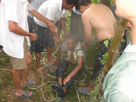 商丘消防兩次下井成功從13米深井救出六旬老人