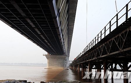 鄭州黃河公鐵兩用特大橋雄姿初現