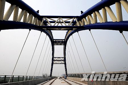 鄭州黃河公鐵兩用特大橋雄姿初現