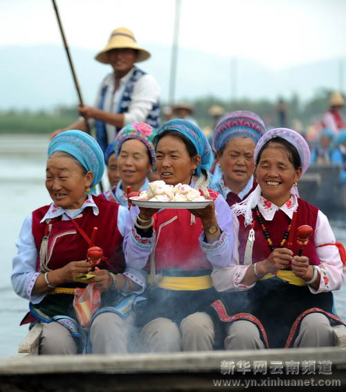 大理西湖祭本主 湖光山色映濃情