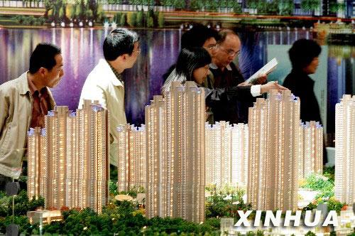 任志強呼吁數百開發商:配合政府 趕緊降價