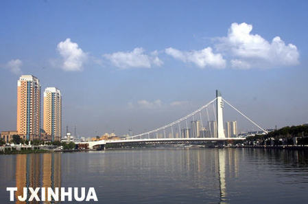 碧空如洗津城美