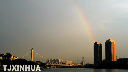 碧空如洗津城美