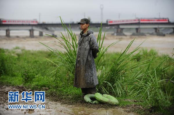 K165次旅客已安全轉(zhuǎn)運 寶成鐵路運輸逐步恢復(fù)正常