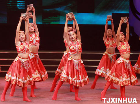 “三北“青少年津門展才藝