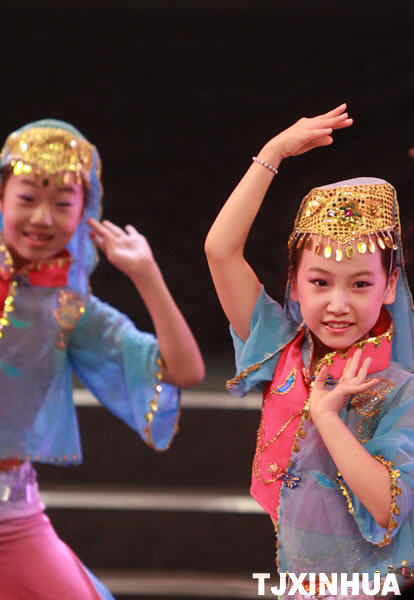 “三北“青少年津門展才藝