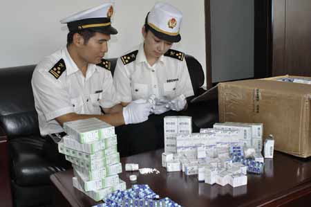 沈陽海關(guān)EMS快件中查獲國家管制類精神藥品萬余粒