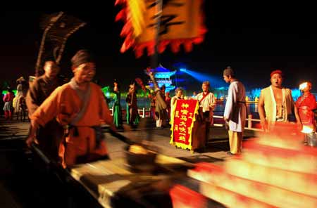 豫商走訪清明上河園 感受開封古都文化