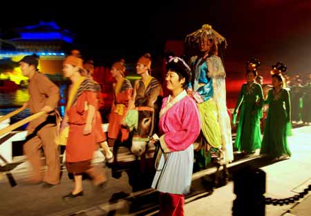 豫商走訪清明上河園 感受開封古都文化