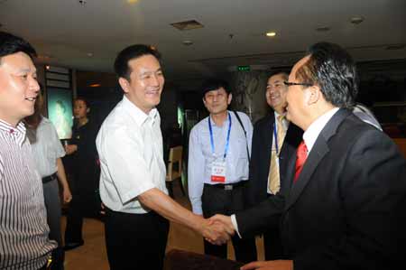 河南平頂山誠(chéng)邀海內(nèi)外商家共謀發(fā)展