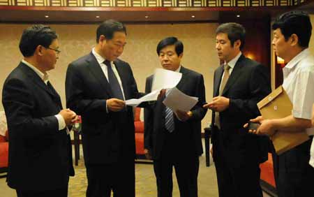 河南平頂山誠(chéng)邀海內(nèi)外商家共謀發(fā)展