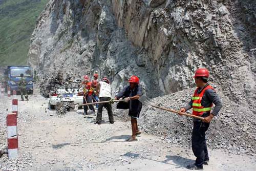【直擊】云南巧家發生4.8級地震救災現場