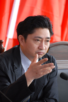 田成有：做一個(gè)情系民眾的“平民法官”