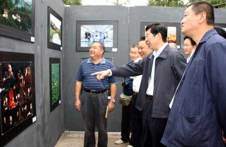 四川廣安舉辦“歌唱祖國”攝影藝術展(圖)