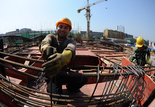 湘潭火車站打造“百年地標”站房主體封頂