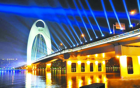 珠江兩岸流光溢彩 廣州披上亞運“晚裝”