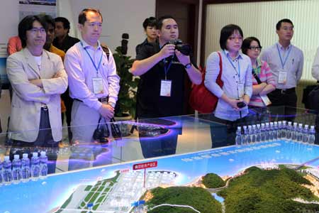 “亞洲主流媒體看廣東”參觀珠海航空工業園