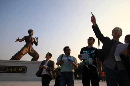 亞洲主流媒體看廣東采訪團參觀李小龍故居