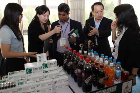 亞洲主流媒體看廣東采訪團參觀香雪制藥有限公司