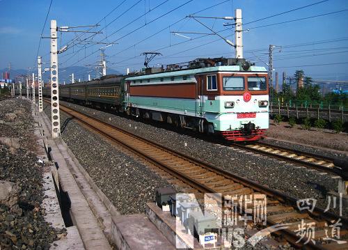 達(dá)萬鐵路電氣化改造竣工