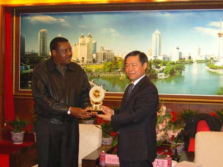 納米比亞駐華大使訪問南通