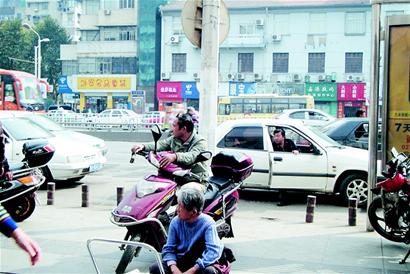 武漢各城區將設專班上路捉黑的 交通局獲執法權