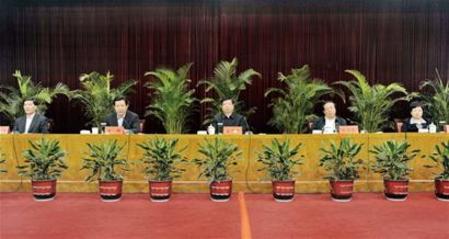 李群同志任青島市委書記