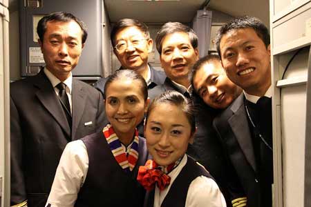 東航云南分公司完成云南省委省政府調(diào)研組包機任務(wù)