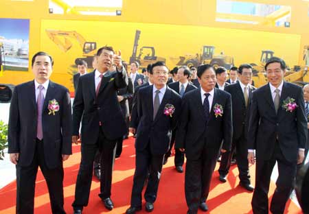 海峽兩岸機(jī)械產(chǎn)業(yè)博覽會(huì)開幕 周鐵農(nóng)吳伯雄祝賀