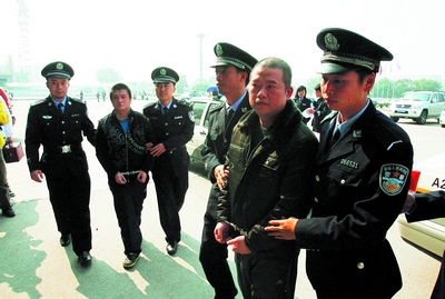 縱火欺詐無惡不作 兩通緝犯昨被遣返臺灣