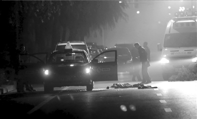 西安出租車司機(jī)打印發(fā)票時(shí)遭乘客槍擊