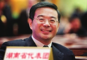 我國60后省部級官員超百人 多數系高學歷文科生