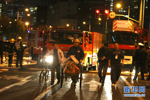 上海高樓大火基本撲滅 事故調(diào)查組成立