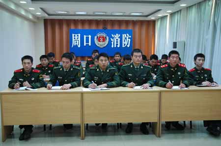 周口心理健康專家進(jìn)警營為官兵解“心結(jié)”