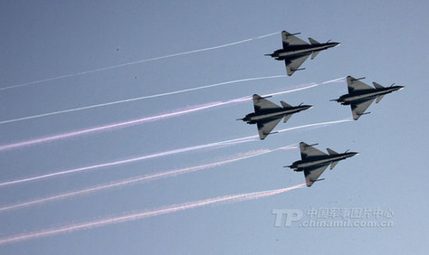 珠海航展精彩瞬間：殲10戰機上演“空中芭蕾”