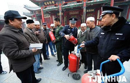 天津公安認真做好為少數(shù)民族服務工作