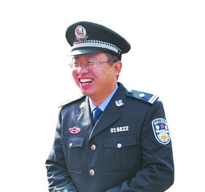 危急關(guān)頭舍身救戰(zhàn)友 民警龐幫榮追認為革命烈士