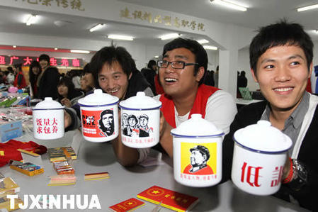 “孵化創(chuàng)業(yè)夢想”首個大學生創(chuàng)業(yè)街開張納客