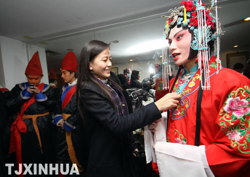 津門大學生演繹國粹魅力