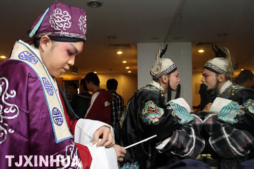 津門大學(xué)生演繹國(guó)粹魅力