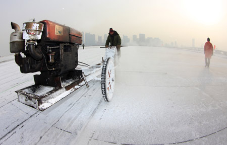 第十二屆哈爾濱冰雪大世界采冰工程全面啟動